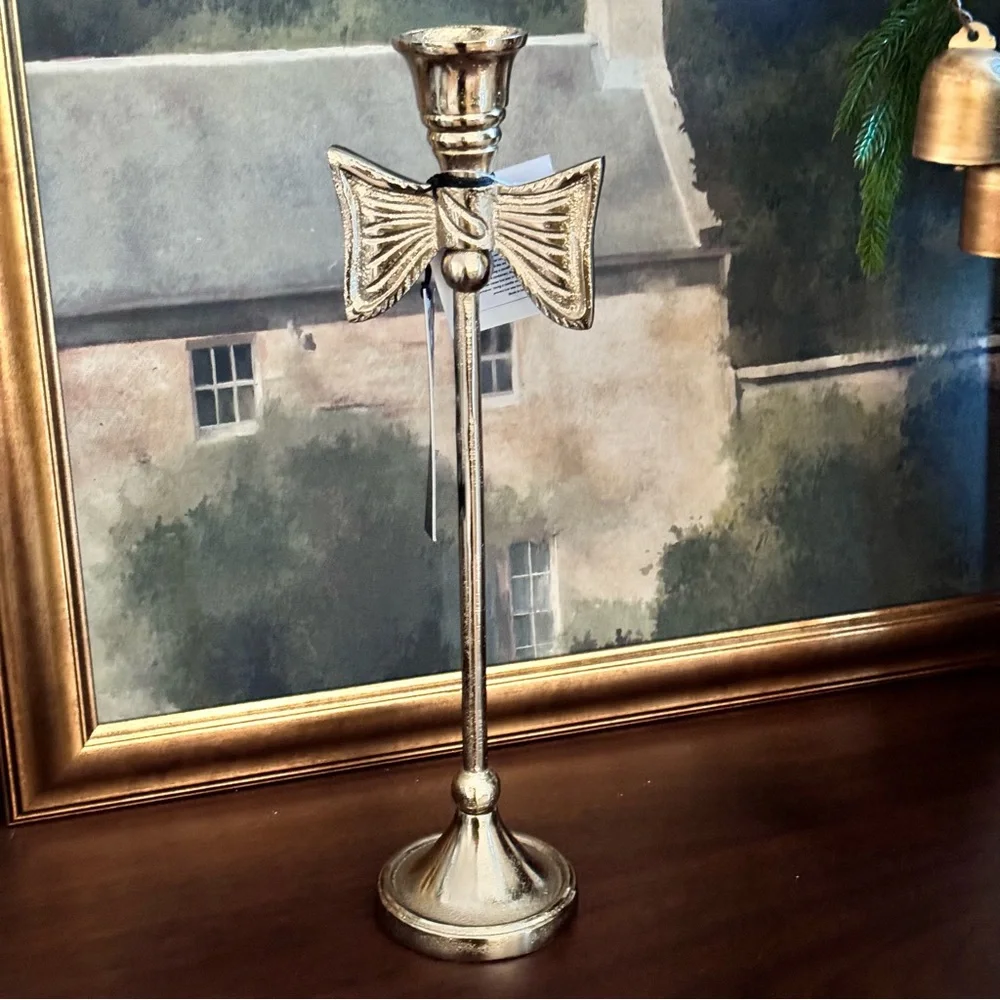 Tahari Valentines GOLD BOW Candle Holder